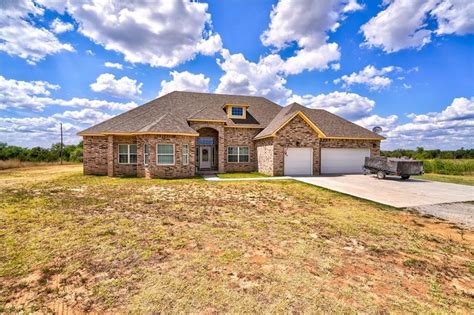 homes for sale mcloud ok